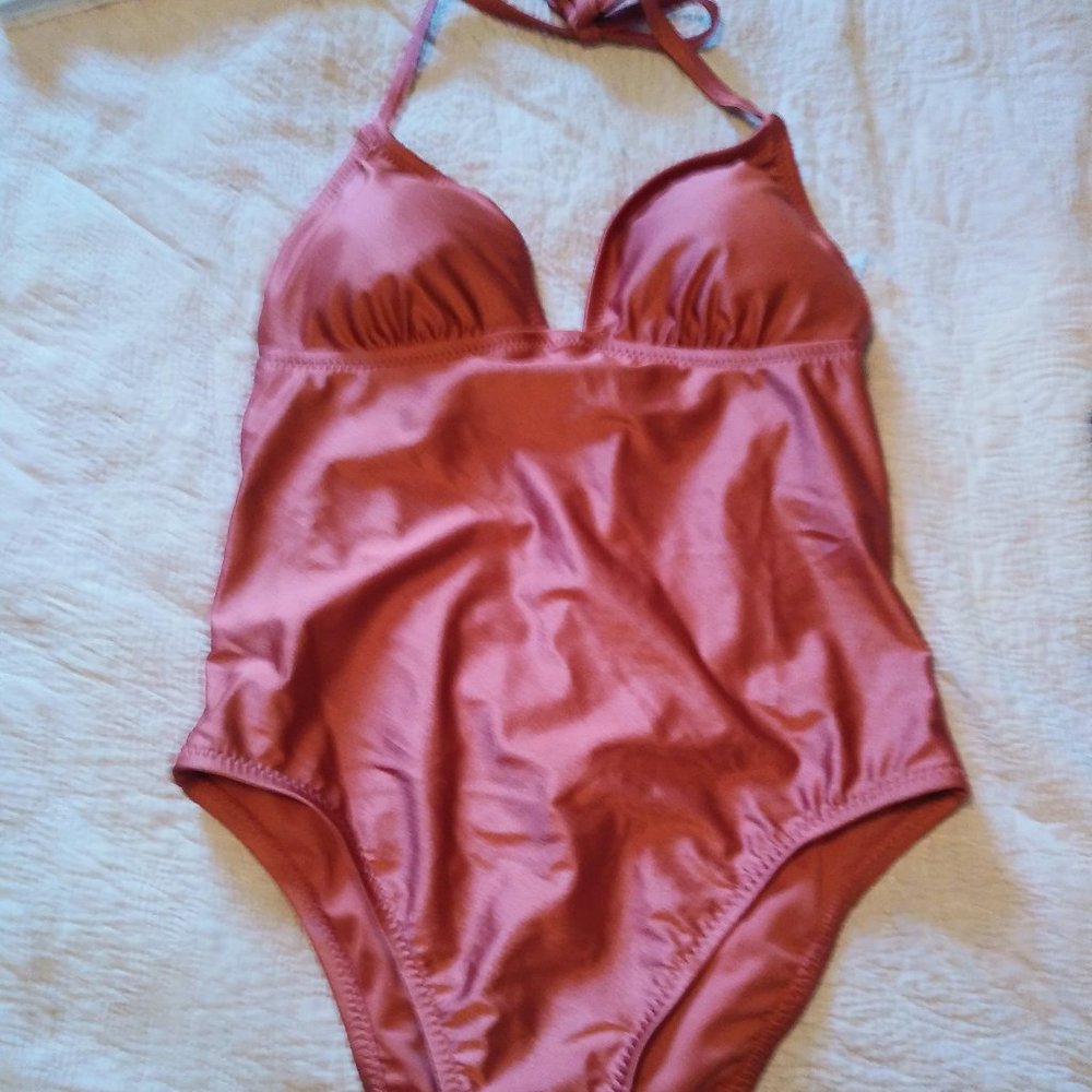 Shade and shore one-piece medium